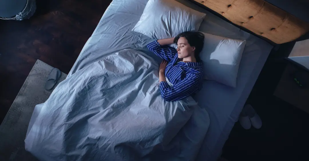Dormir pouco — ou demais — pode acelerar envelhecimento
