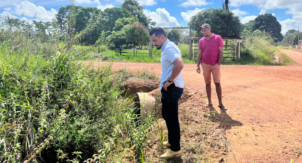 Dr. Gilber solicita limpeza de canais no Setor Chacareiro do Jardim Santana