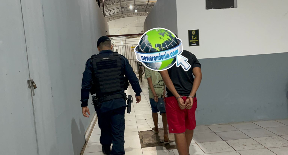 Dupla de adolescentes é detida com arma falsa depois de agredir vítima durante assalto