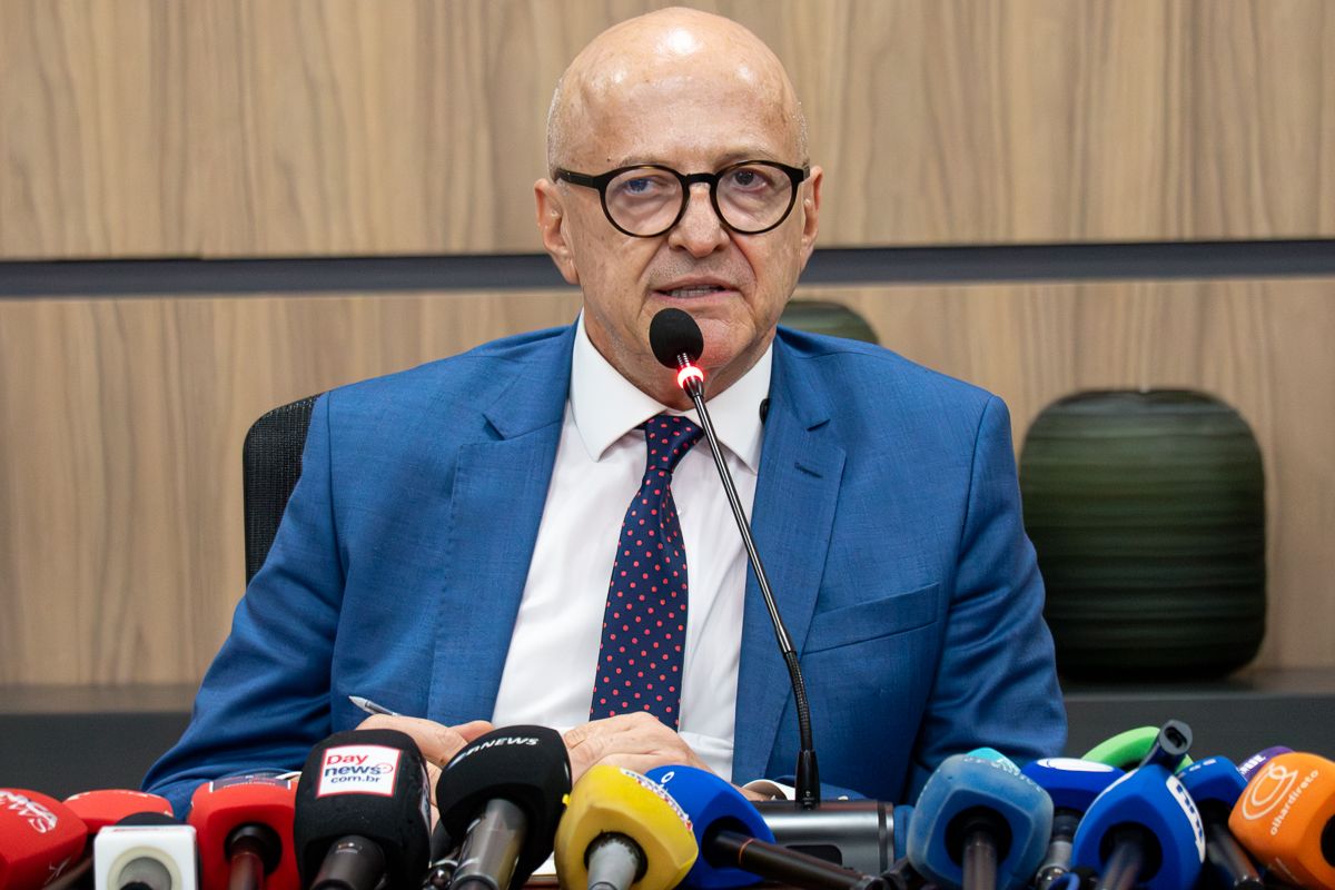 Escola conduz jovens ao caminho da prosperidade, diz Pivetta