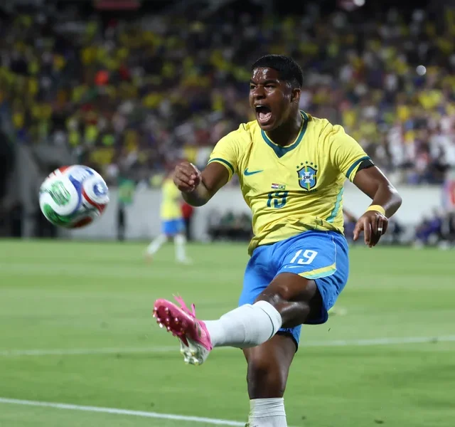 Endrick, Rayan e mais nove jogadores vão disputar a primeira Copa do Mundo com o Brasil