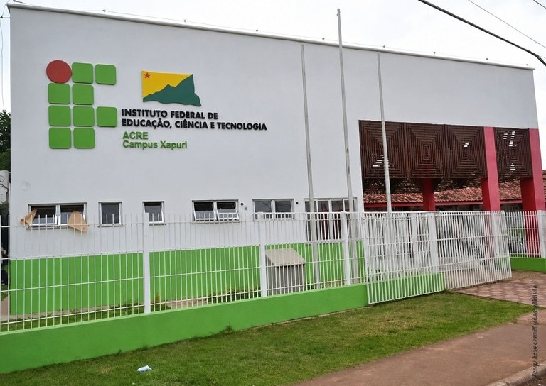 Ifac abre seleção para professores no Acre com salários de até R$ 8,3 mil