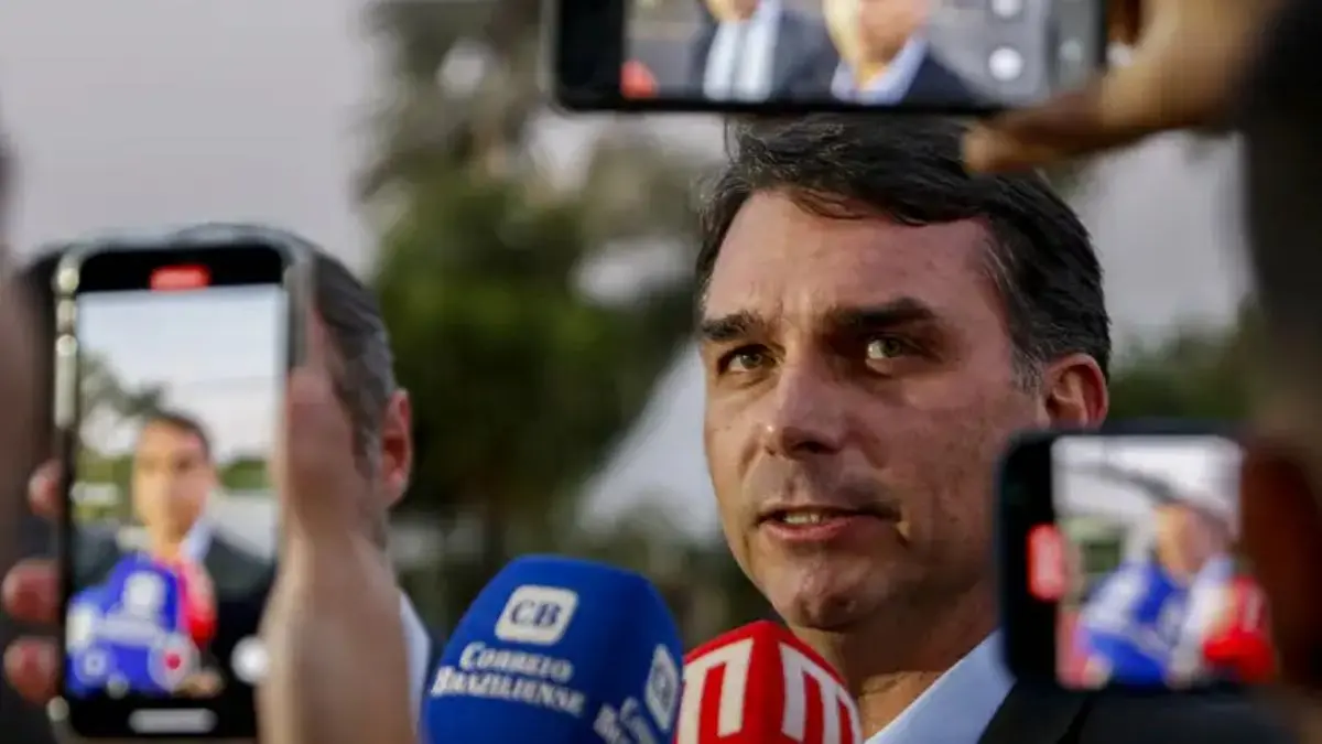 51,7% veem Flávio Bolsonaro envolvido em escândalo do Master