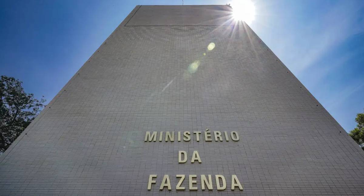 Governo bloqueia R$ 22,1 bilhões do Orçamento de 2026