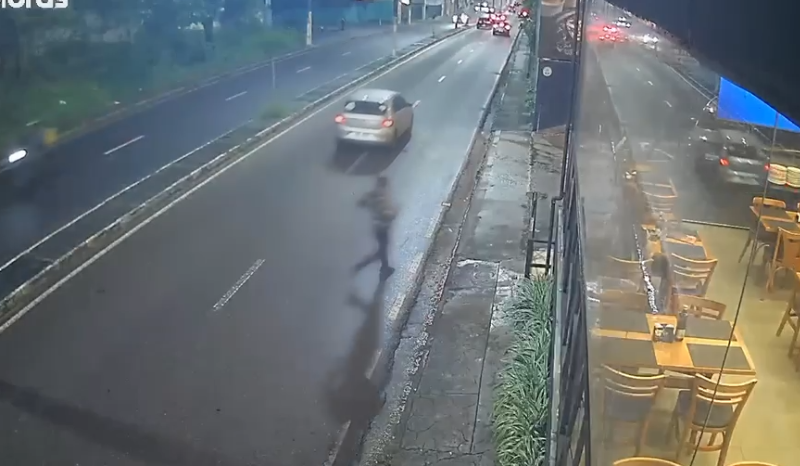 Suspeito tenta matar homem em frente a restaurante de Manaus e é preso; VEJA