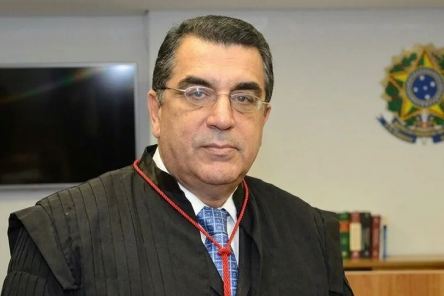 Corpo de desembargador afastado é encontrado em mata