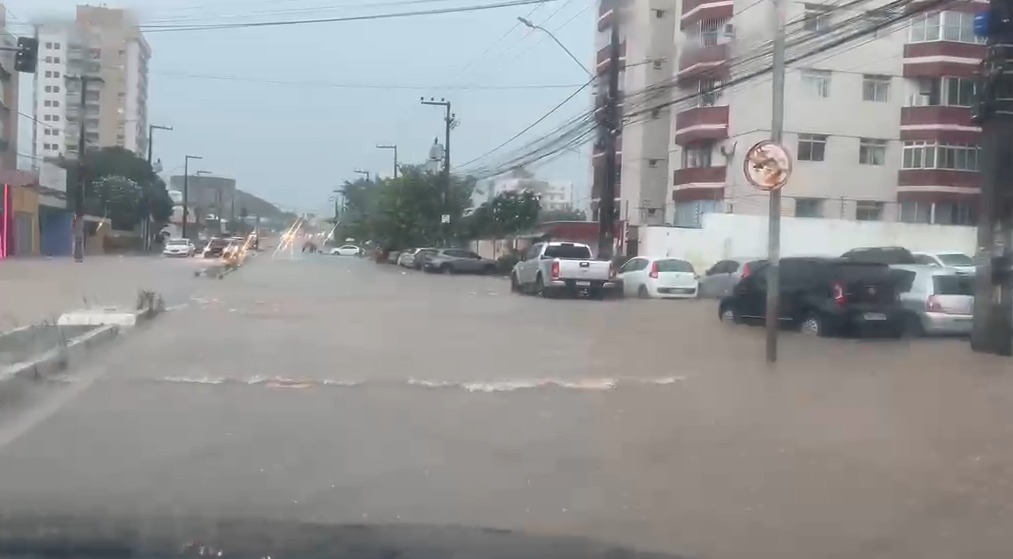 Previsão de chuva: final de semana tem alerta amarelo em 171 municípios