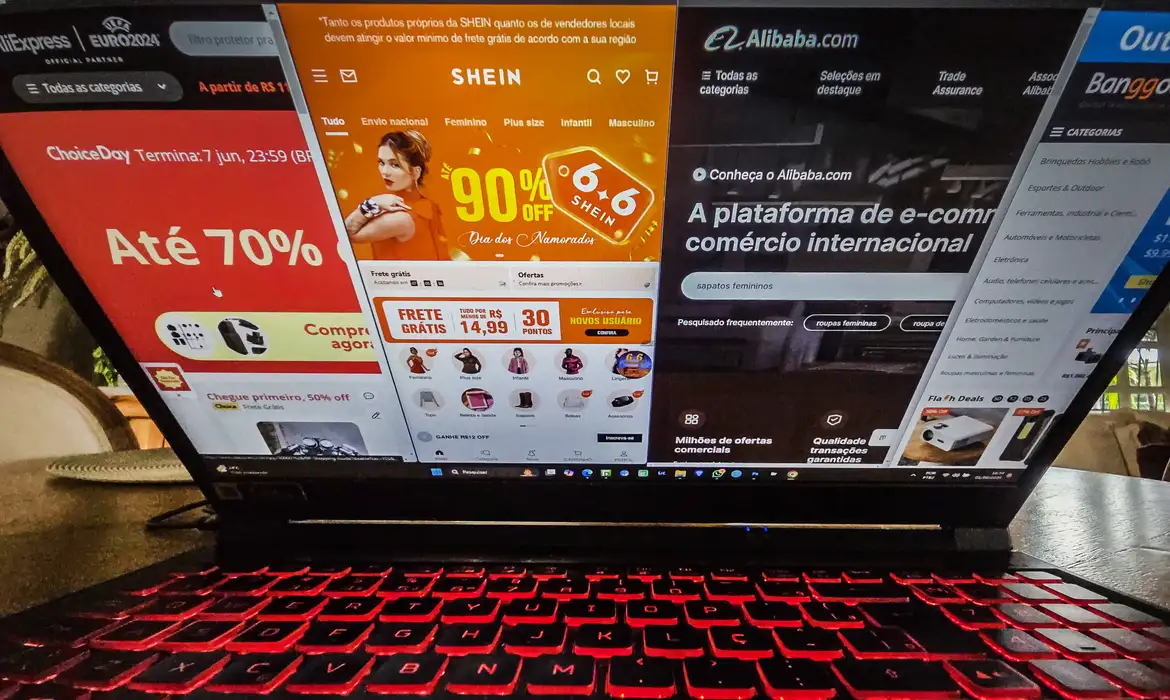 Amobitec defende fim da “taxa das blusinhas” e aponta falha na geração de empregos