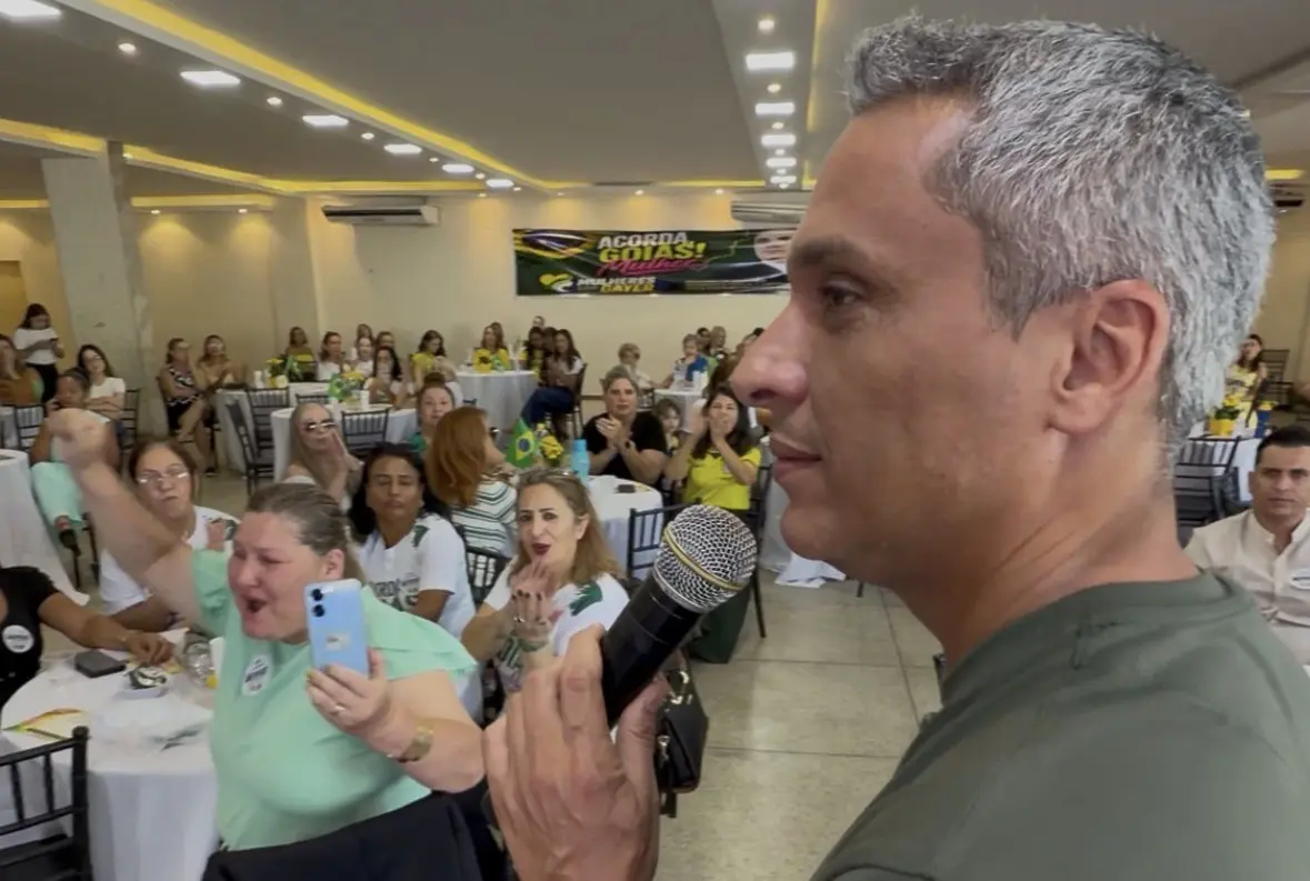 Gustavo Gayer reúne apoiadoras em Goiânia e declara apoio a Wilder