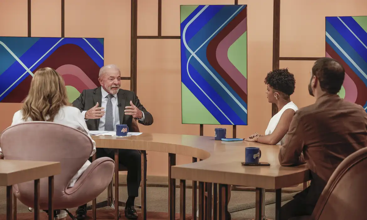 “Vamos mostrar para o povo quem é quem nesse país”, diz Lula sobre fim da escala 6×1