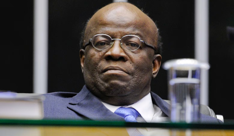 DC anuncia Joaquim Barbosa como pré-candidato à Presidência