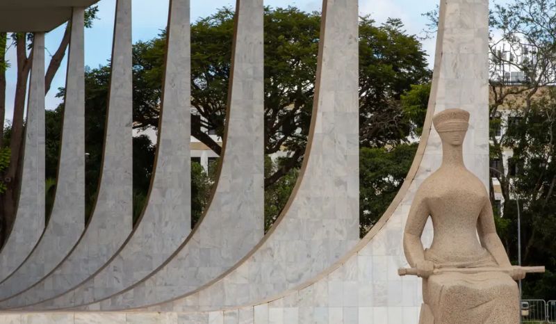 STF decide acabar com aposentadoria compulsória para juízes condenados