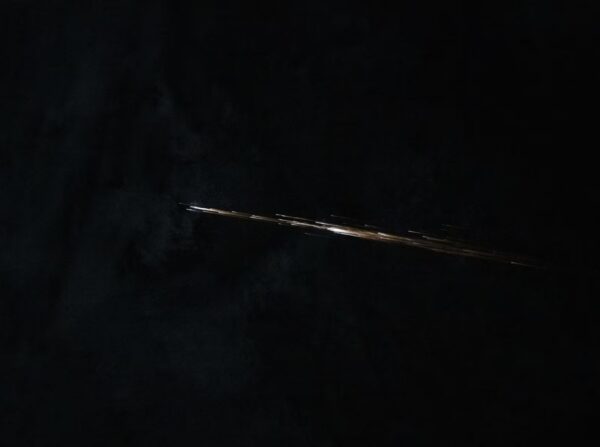 Quase metade dos objetos em órbita da Terra já é lixo espacial, aponta estudo