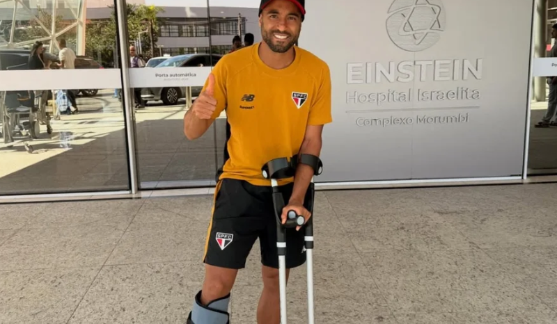 Lucas Moura inicia fisioterapia após cirurgia no pé