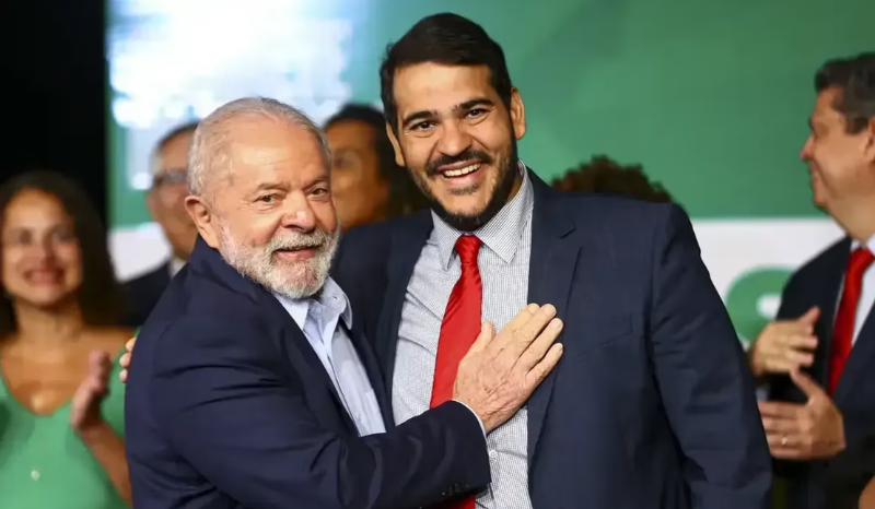 Lula diz a aliados que vai insistir na indicação de Messias para o STF