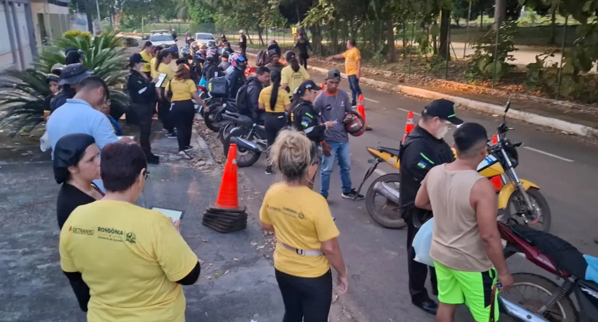 Maio Amarelo mobiliza motoristas com palestras e blitz preventiva em Rondônia