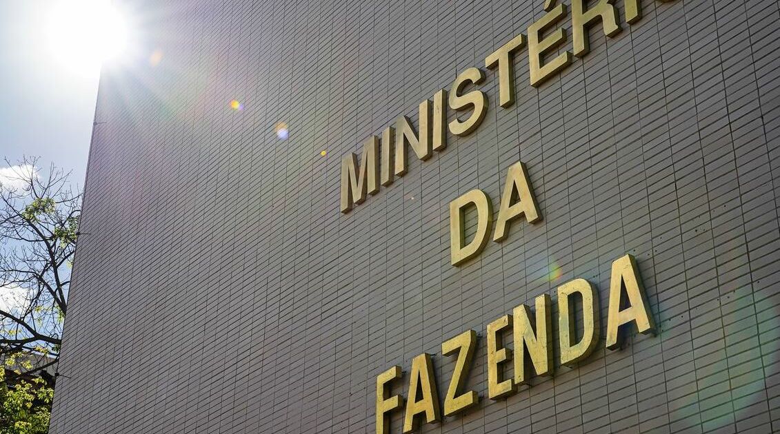 Defesa e Cidades lideram bloqueios no Orçamento de 2026