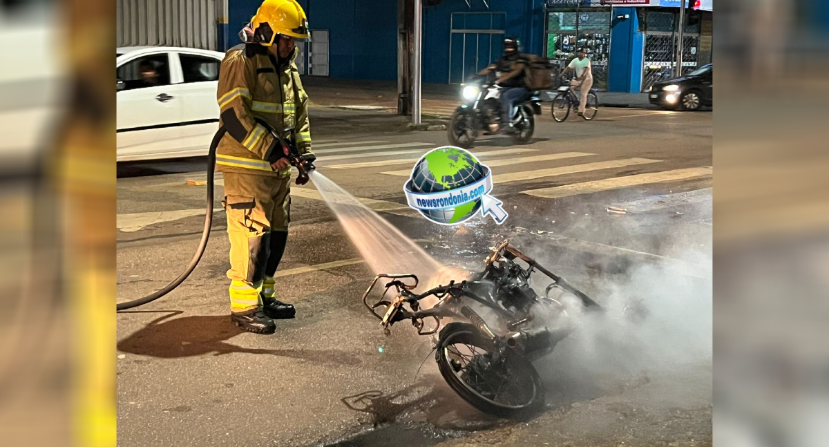 Moto é destruída por incêndio na zona sul de Porto Velho