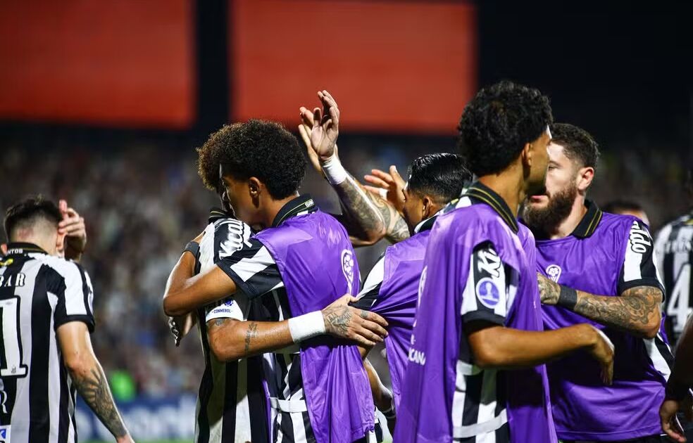 Santos diz não ter imagens de confusão entre Neymar e Robinho Jr.