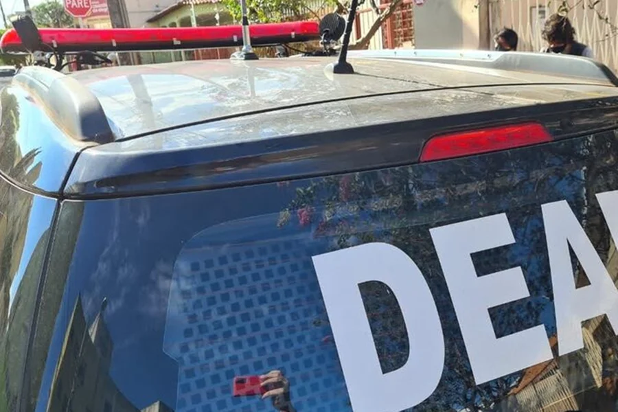 Homem é preso após invadir casa e ameaçar ex-namorada