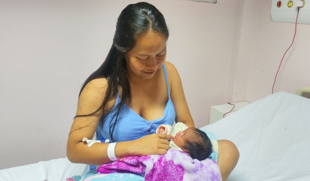 Sem saber que estava grávida, mãe vai a SPA com dores e dá à luz em Manaus