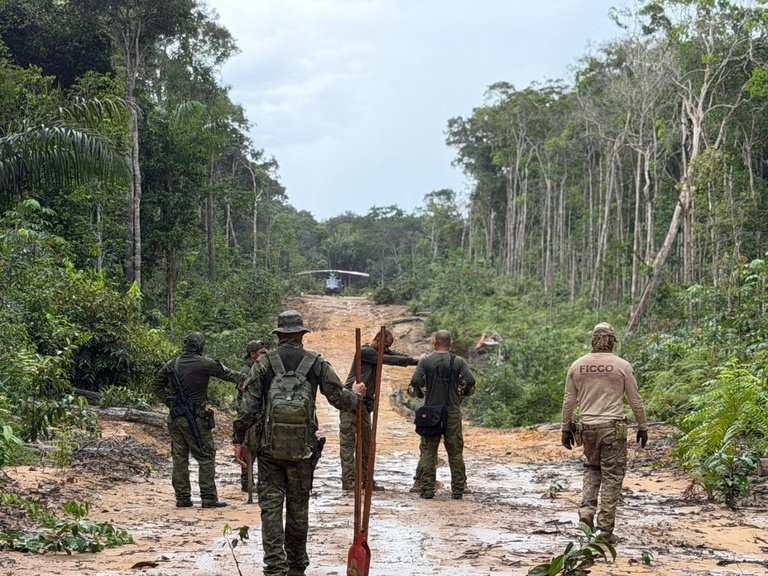 Pistas de pouso usadas pelo tráfico internacional são destruídas no AM