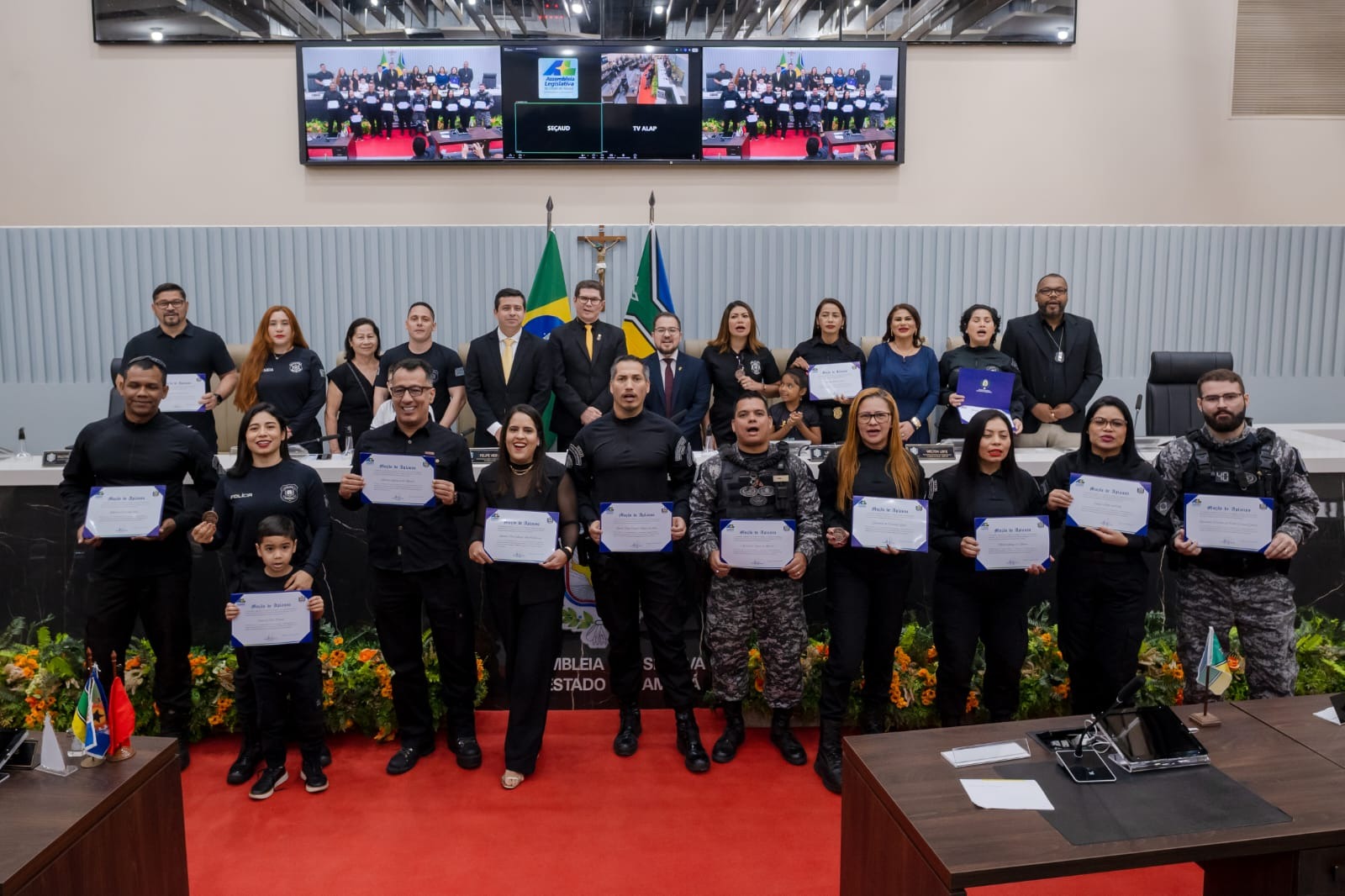 Solenidade na Assembleia Legislativa condecora policiais penais e outros agentes penais do Amapá – Diário do Amapá