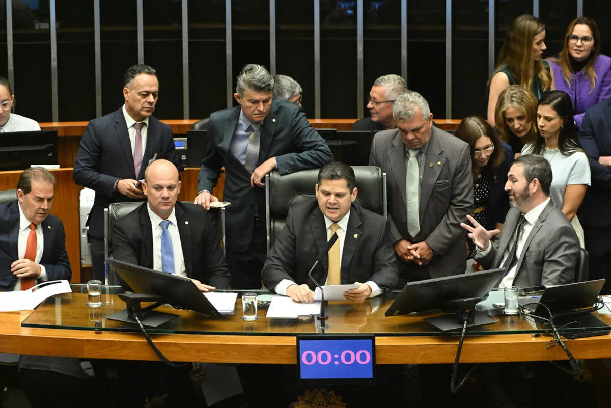 Congresso derruba veto de Lula ao PL da dosimetria