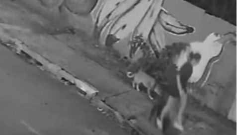 Jovem cai em bueiro após tampa ceder durante passeio