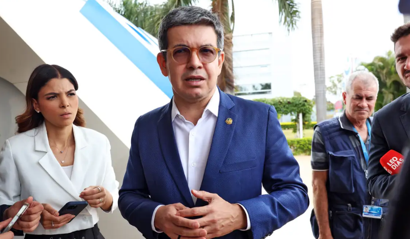 Sem Jorge Messias, Randolfe afirma que governo deve indicar outro para o STF