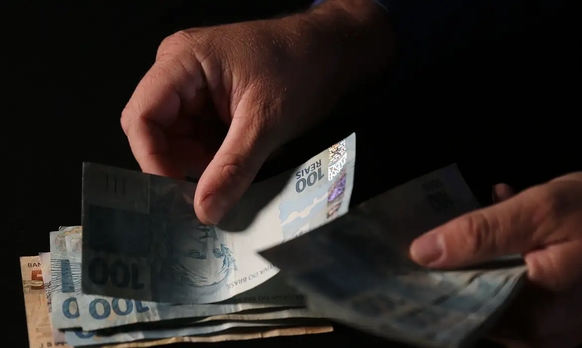 Desenrola Brasil: saiba como usar FGTS para pagar dívidas em atraso