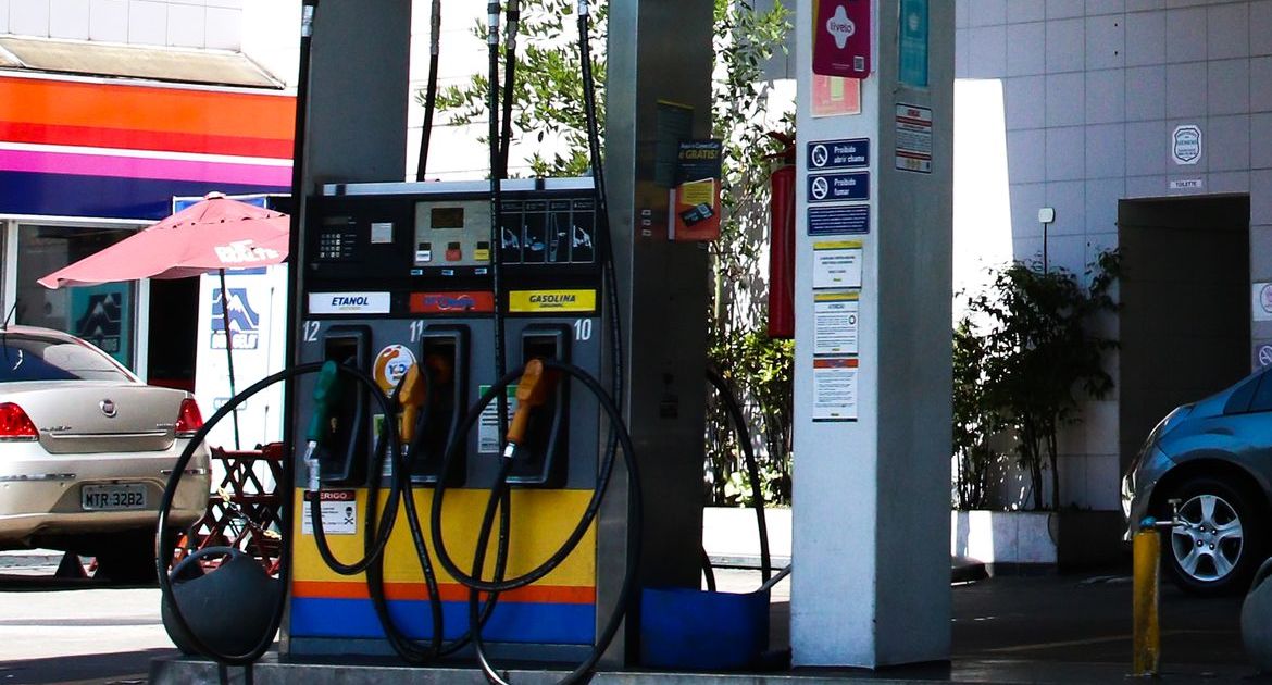 Governo anuncia subsídio de R$ 0,44 por litro da gasolina