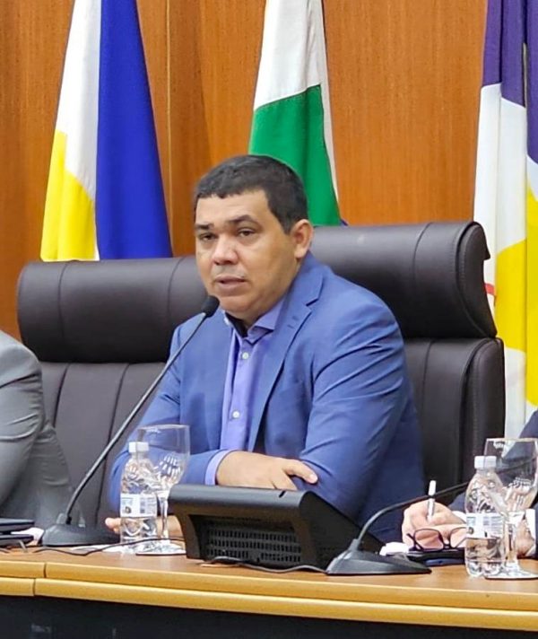 Sampaio faz mais quatro alterações no alto escalão do Governo
