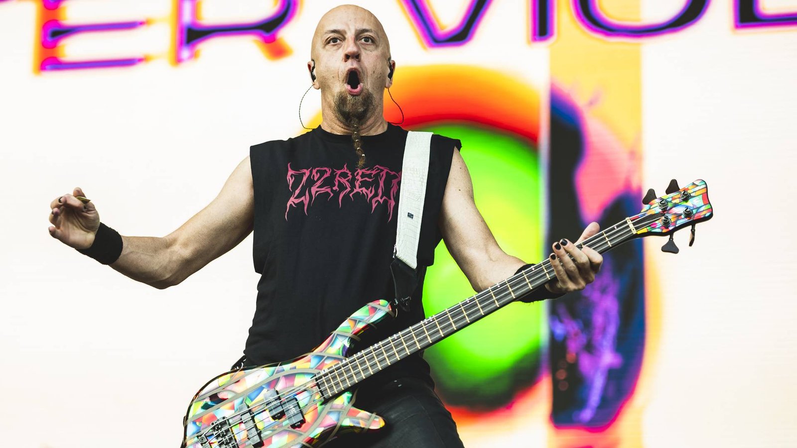 Baixista do System of a Down movimenta fãs após reforçar desejo de voltar ao Brasil com a banda