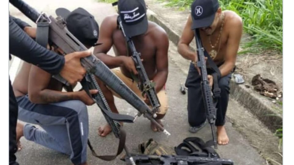 Classificar PCC e CV como terroristas não ajuda o Brasil, diz promotor