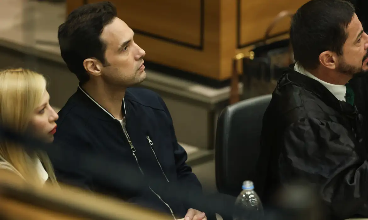 Filha de ex-namorada de Jairinho relata agressões durante julgamento do caso Henry Borel