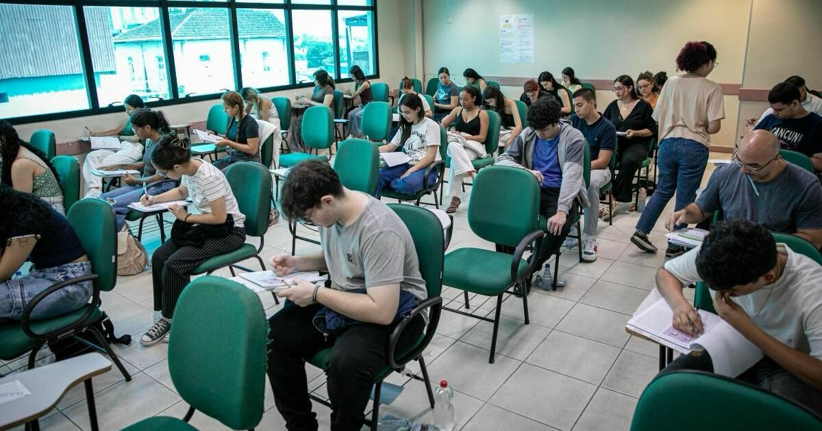 Curso pré-vestibular da UEA recebe inscrições para 140 vagas