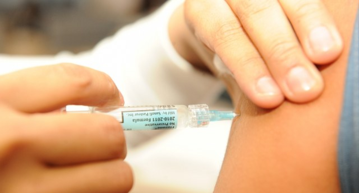 Vacinação contra HPV é reforçada para prevenir tipos de câncer em Rondônia