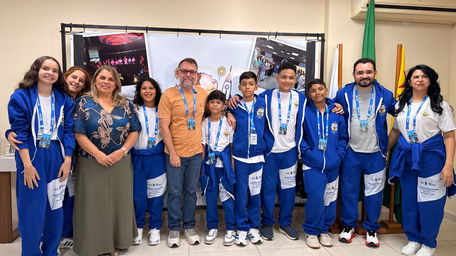 Alysson recebe alunos de intercâmbio antes de embarque