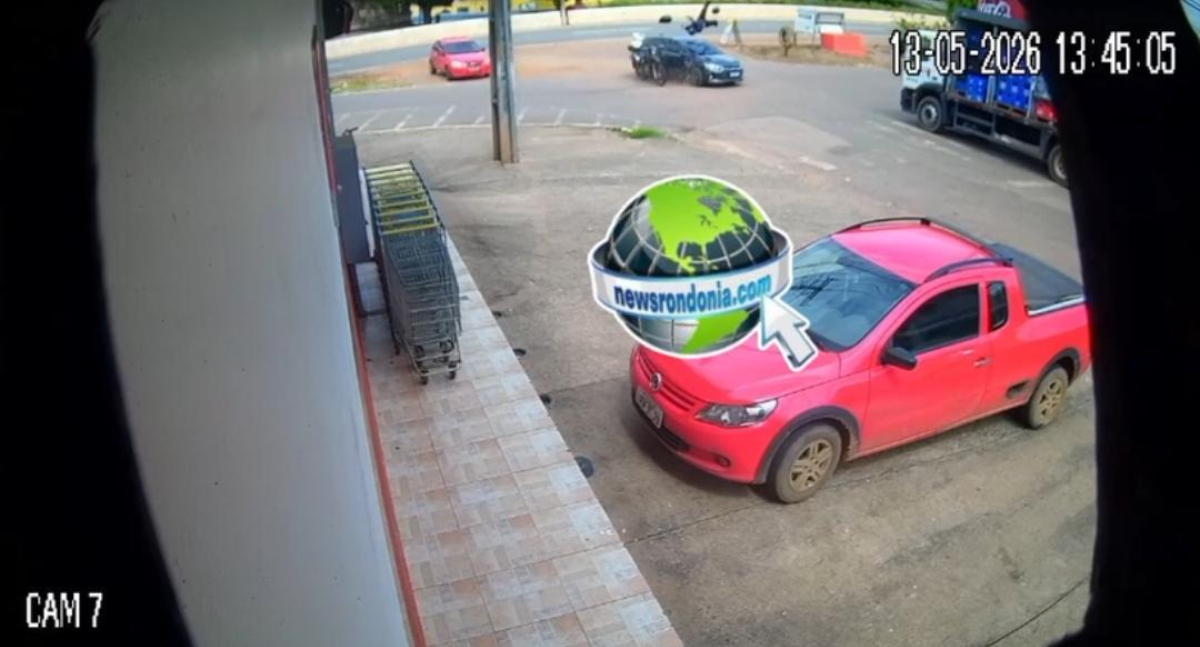 VÍDEO: Motociclista “voa” em grave acidente com carro na Rua da Beira