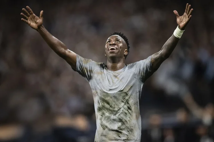 Vini Jr cria escritório gratuito para vítimas de racismo