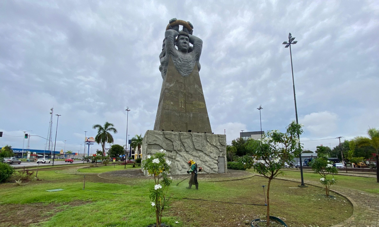 Prefeitura intensifica serviços de limpeza e zeladoria em praças e parques de Macapá – Diário do Amapá