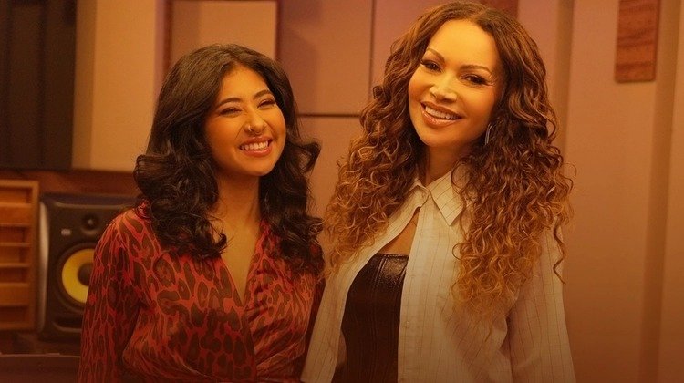Zaynara lança versão em forró de “Quem Manda em Mim” ao lado de Solange Almeida