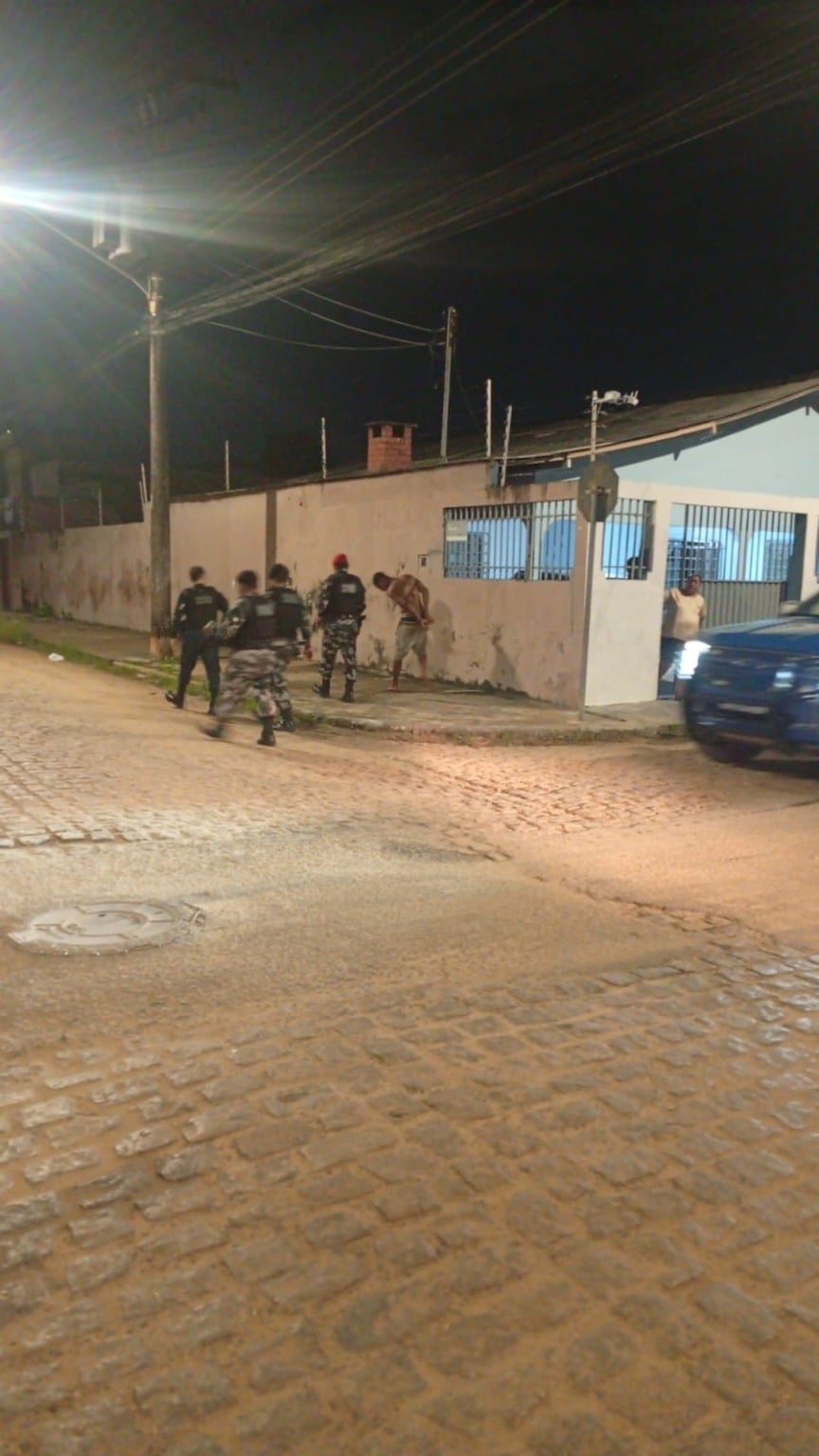 Venezuelano é baleado por policiais militares após roubar arma de guarda civil e tentar fugir