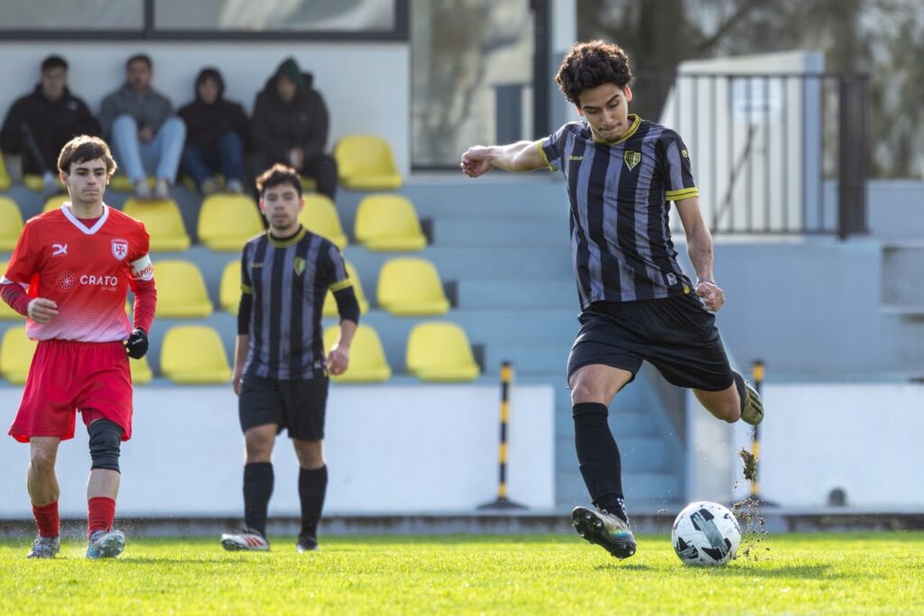 Talento ludovicense, atuando no futebol português, desperta interesse de outros clubes europeus