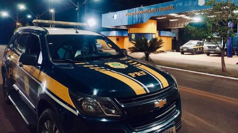 PRF resgata adolescente que viajava sozinha para encontrar homem que conheceu na internet