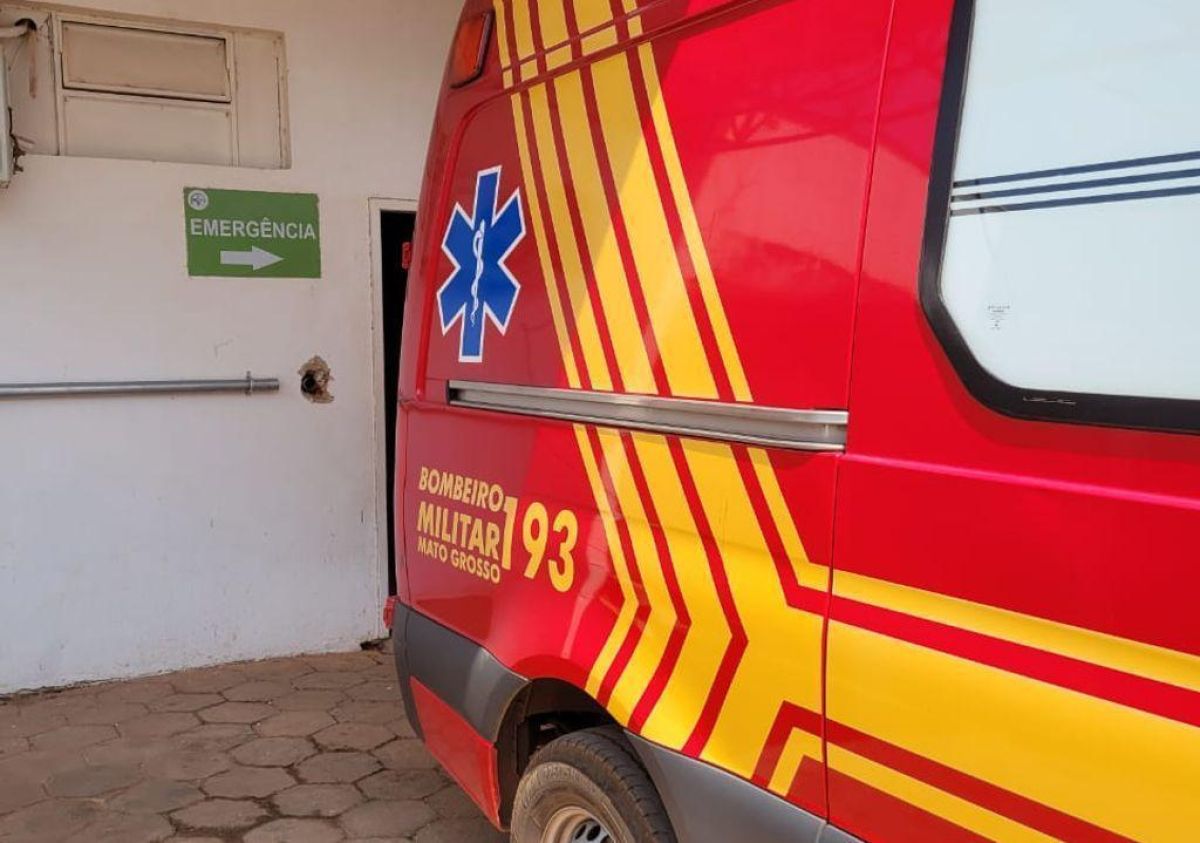 Corpo de Bombeiros socorre adolescente após acidente entre motocicleta e caminhonete…