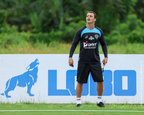 Júnior Rocha: “Nada ofusca o nível baixo que apresentamos”
