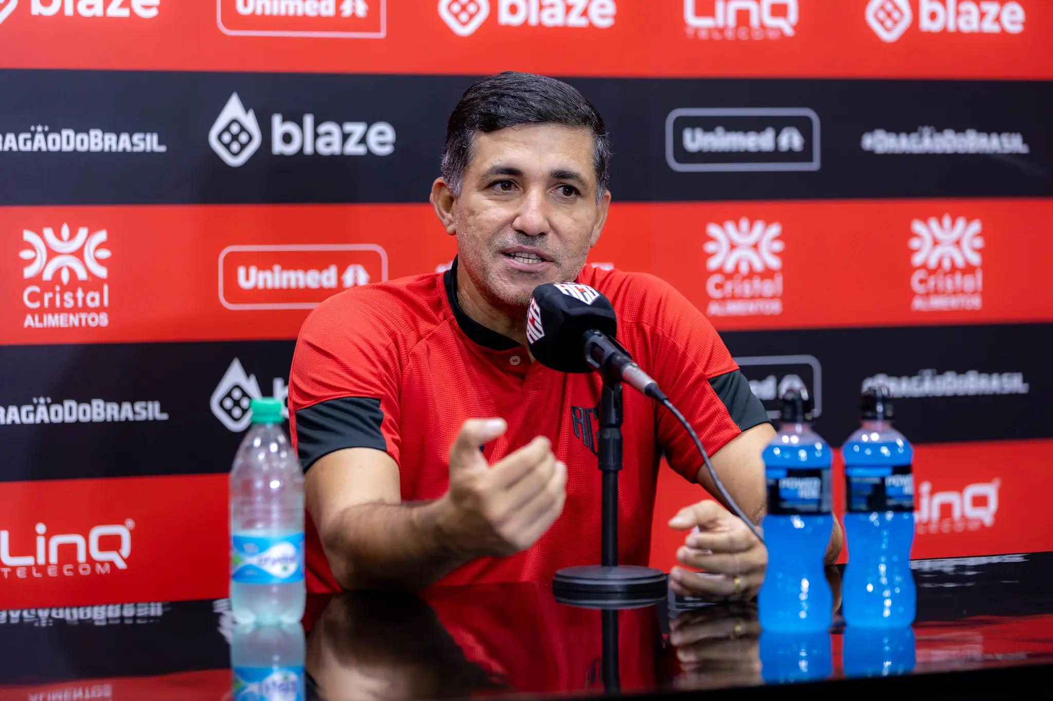 Atlético anuncia a saída de Eduardo Souza do comando técnico