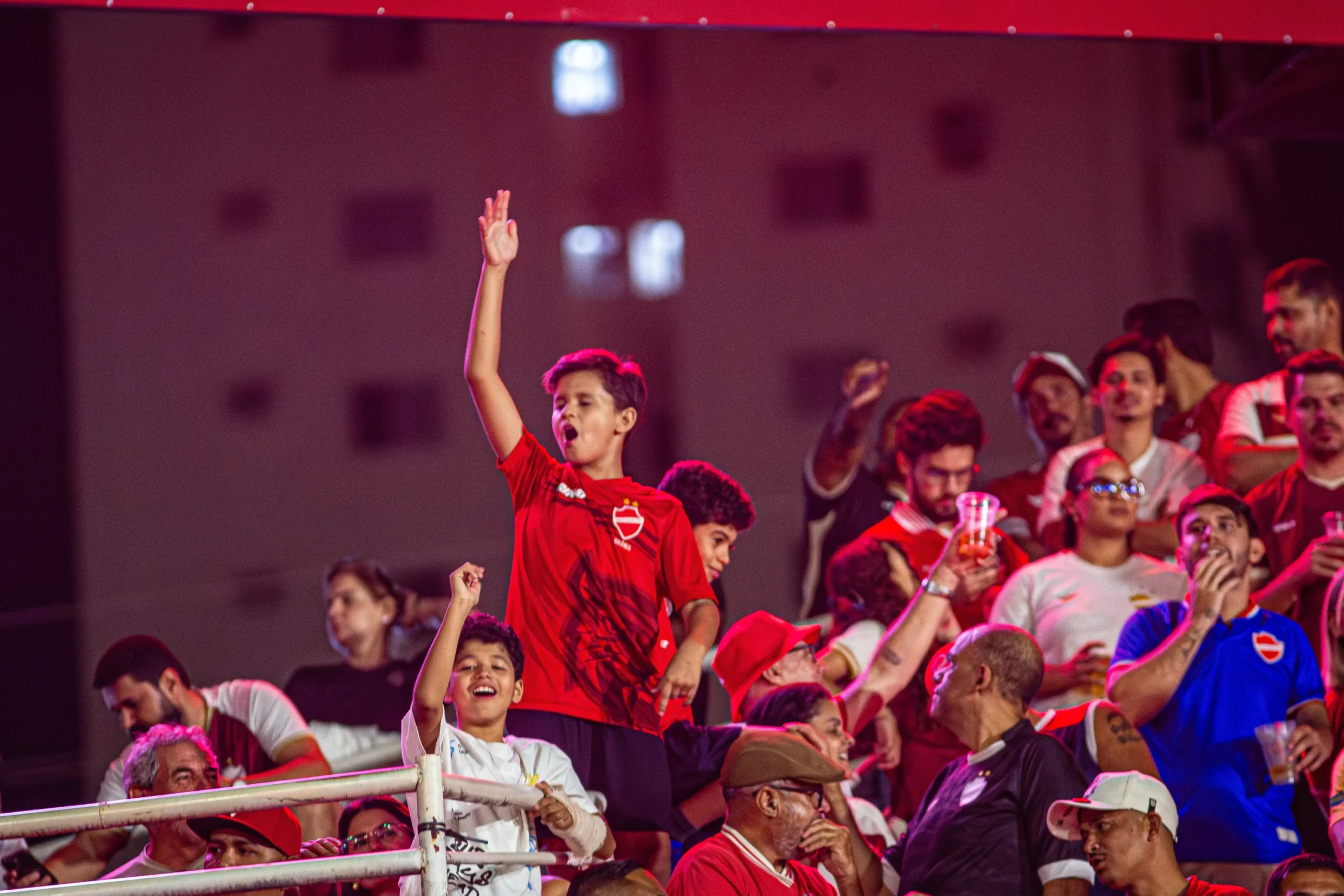 Vice-líder, Vila Nova aposta em promoção para lotar o OBA contra o Botafogo-SP